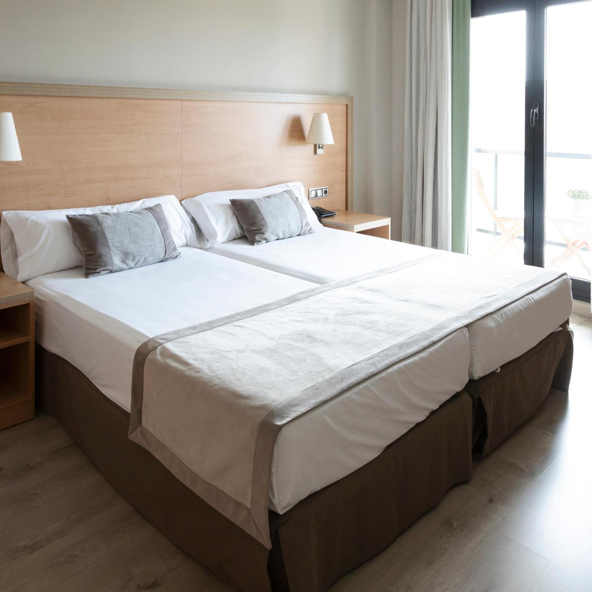 Hotel Real Lleida Kültér fotó